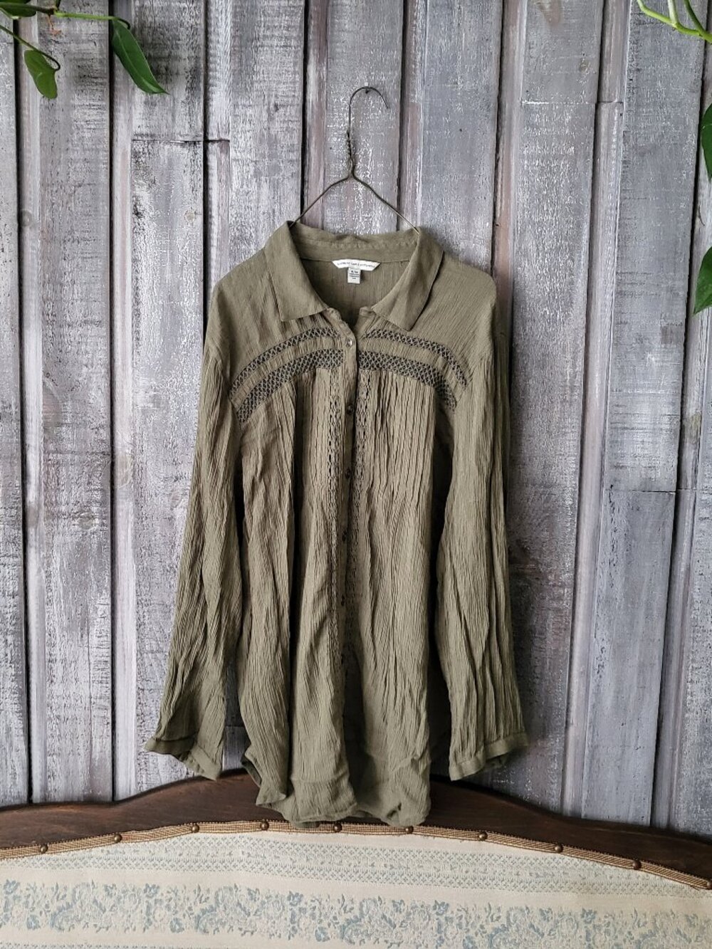 AMERICAN EAGLE Boho Olive Green Crochet Lace Button Up Blouse XL